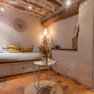  Hébergement de vacances Maison De Village Au Cœur Des Remparts France